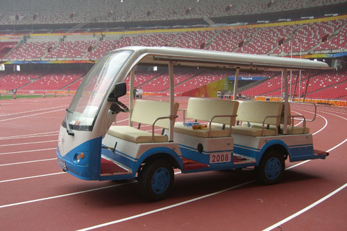 鴻馬電動(dòng)觀光車在鳥巢