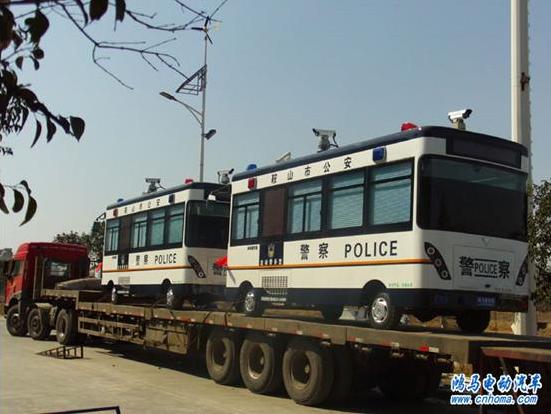 遼寧省鞍山市流動(dòng)警務(wù)室發(fā)車(chē)儀式——鴻馬流動(dòng)警務(wù)室將溫暖和平安送入千家萬(wàn)戶