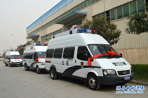 湖南衡陽:鴻馬多功能運兵車首發(fā)耒陽