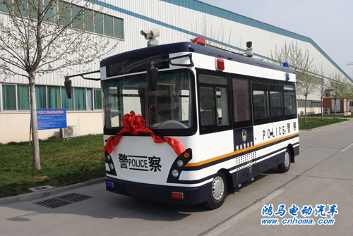 新疆移動(dòng)警務(wù)室發(fā)車(chē) 助推平安建設(shè)