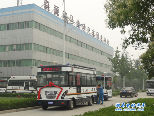 吉林圖們鴻馬流動警務(wù)室發(fā)車——夯實(shí)警務(wù)基礎(chǔ) 創(chuàng)新服務(wù)機(jī)制