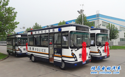 內(nèi)蒙古根河鴻馬流動(dòng)警務(wù)室發(fā)車—科技強(qiáng)警新 服務(wù)零距離